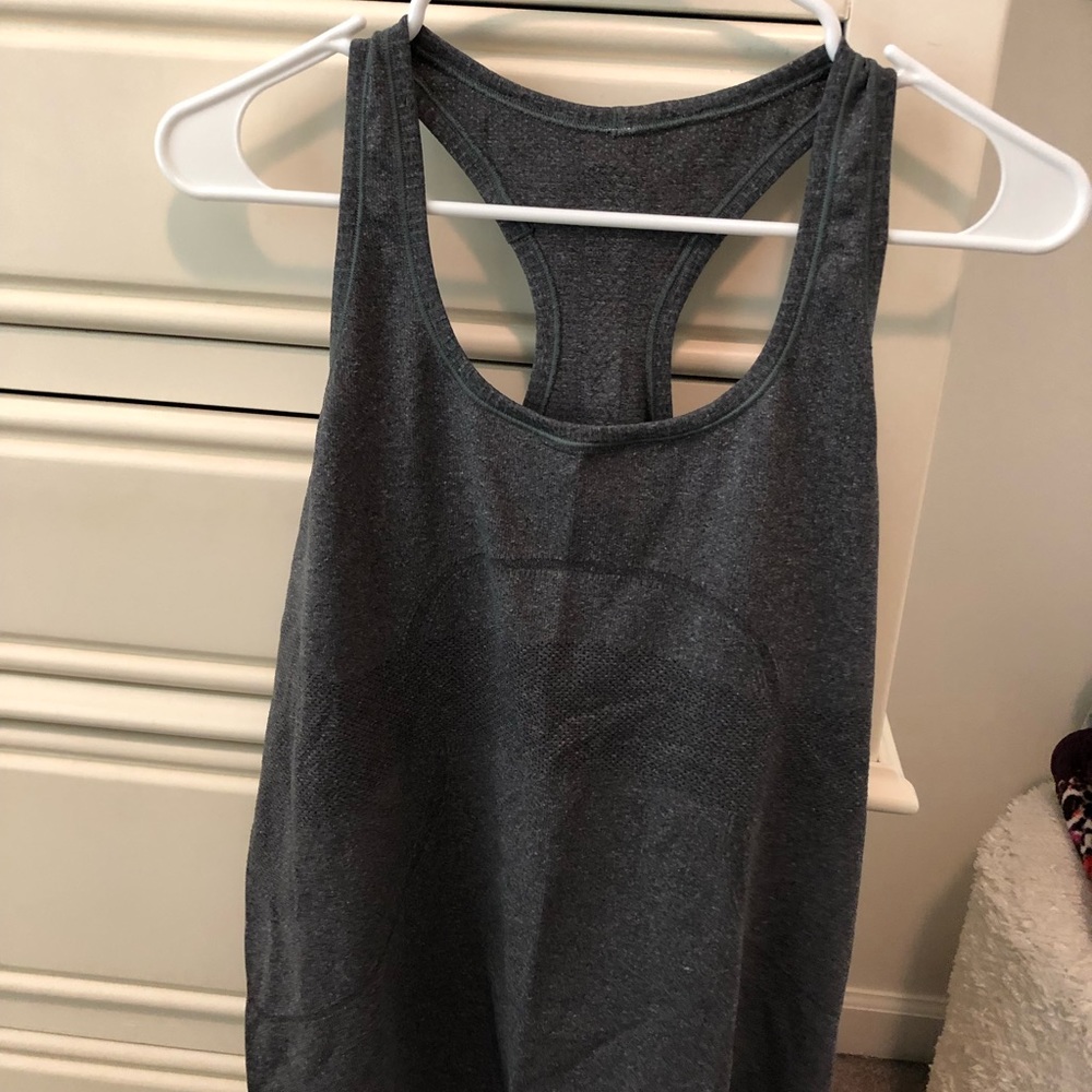 Lululemon tank